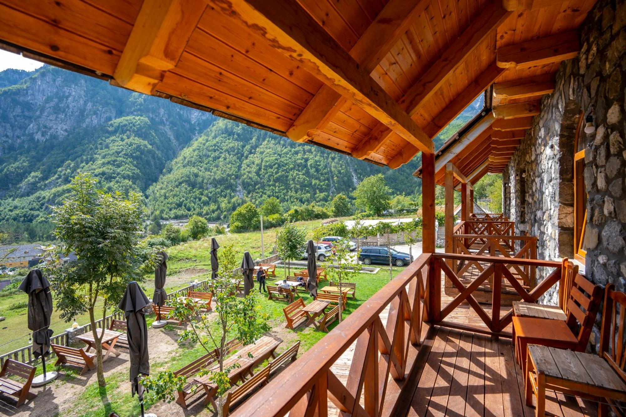 Hotel Restaurant Alpet Theth Exterior foto